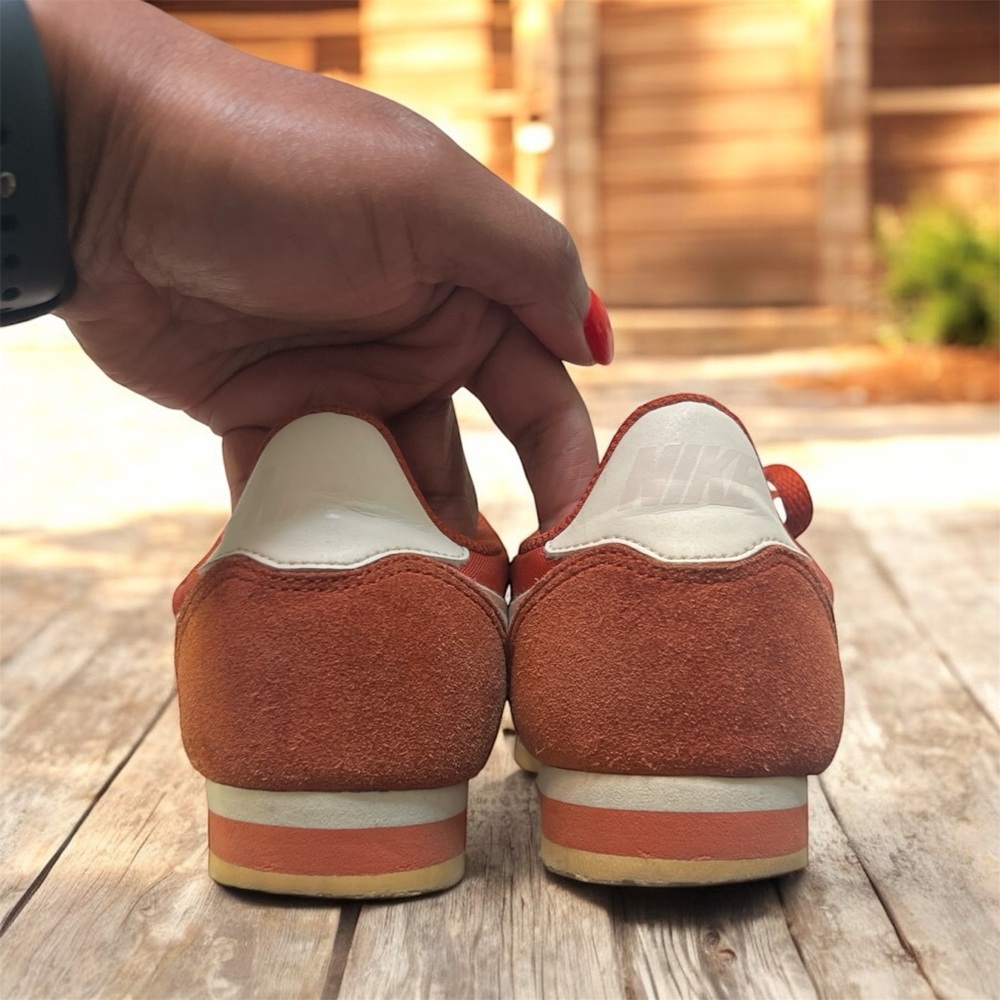 Nike women’s  rustic and tan - Picture 2 of 4